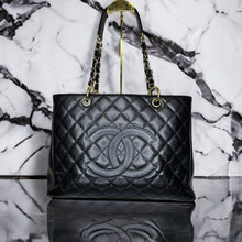Load image into Gallery viewer, CHANEL GRAND SHOPPING BLACK TOTE IN CAVIAR LEATHER IN GOLD HARDWARE