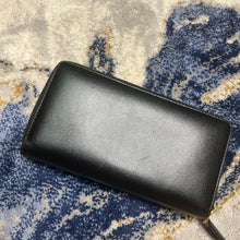 Load image into Gallery viewer, GUCCI BLACK BIFOLD ZIPPY
