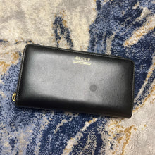 Load image into Gallery viewer, GUCCI BLACK BIFOLD ZIPPY
