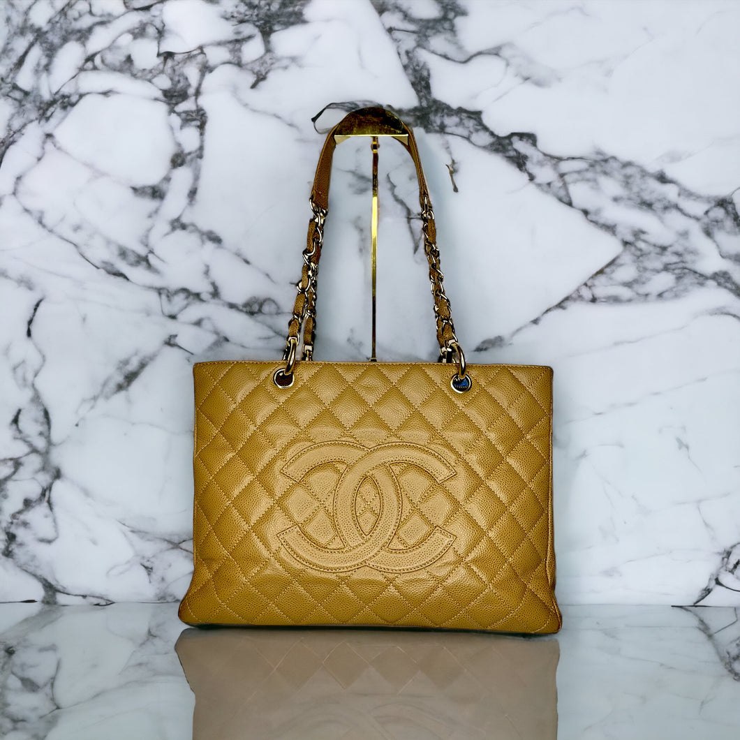 CHANEL GRAND SHOPPING BEIGE TOTE IN CAVIAR LEATHER IN GOLD HARDWARE